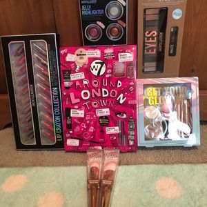 Makeup and brush bundle +gift
